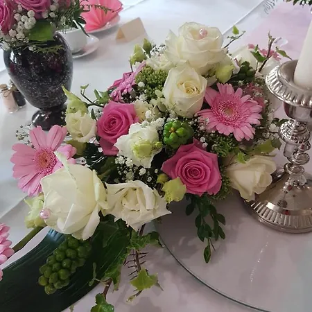 Rosen-hotel فندق زانغرهاوزن