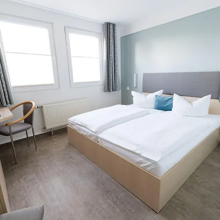 Rosen-hotel 3* زانغرهاوزن